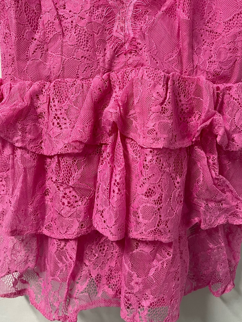 KIMCHI BLUE Lace Top Womens Large Pink Sleeveless Criss Cross NWT - Picture 3 of 5